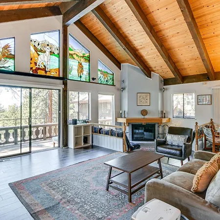 South Lake Tahoe Cabin Near Skiing And Beach Access
